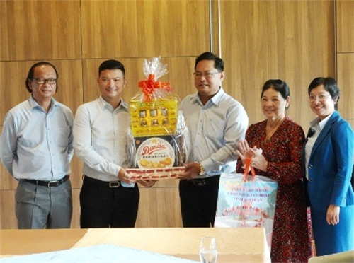 Chúc Tết doanh nghiệp du lịch và du khách lưu trú tại Bình Thuận
